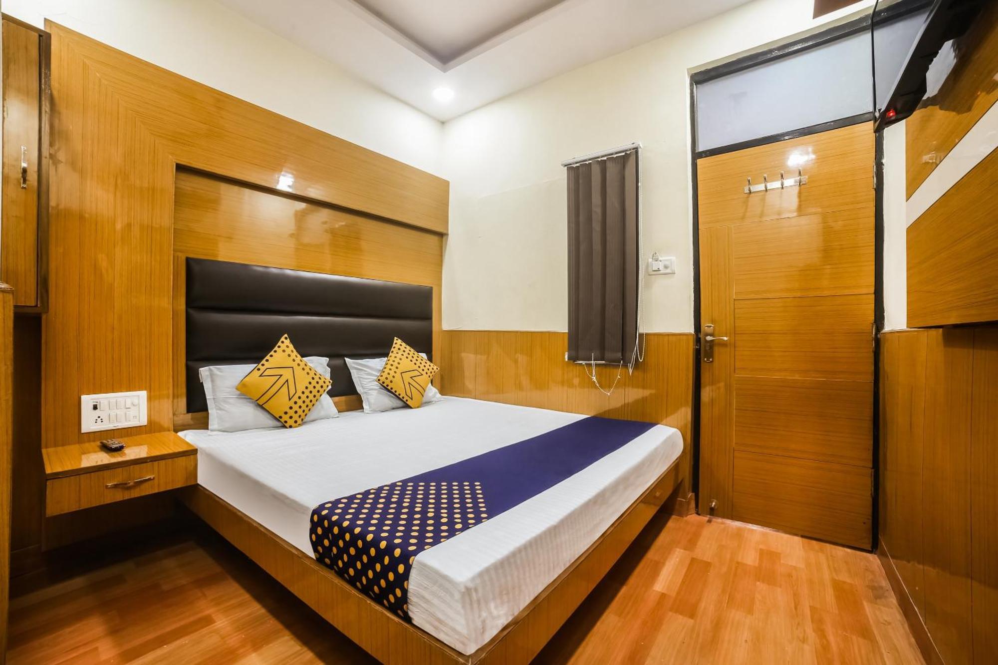 Hotel Silver Palace New Delhi Exterior photo