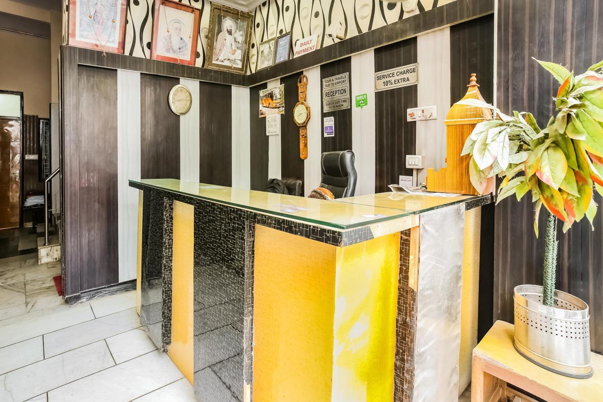 Hotel Silver Palace New Delhi Exterior photo