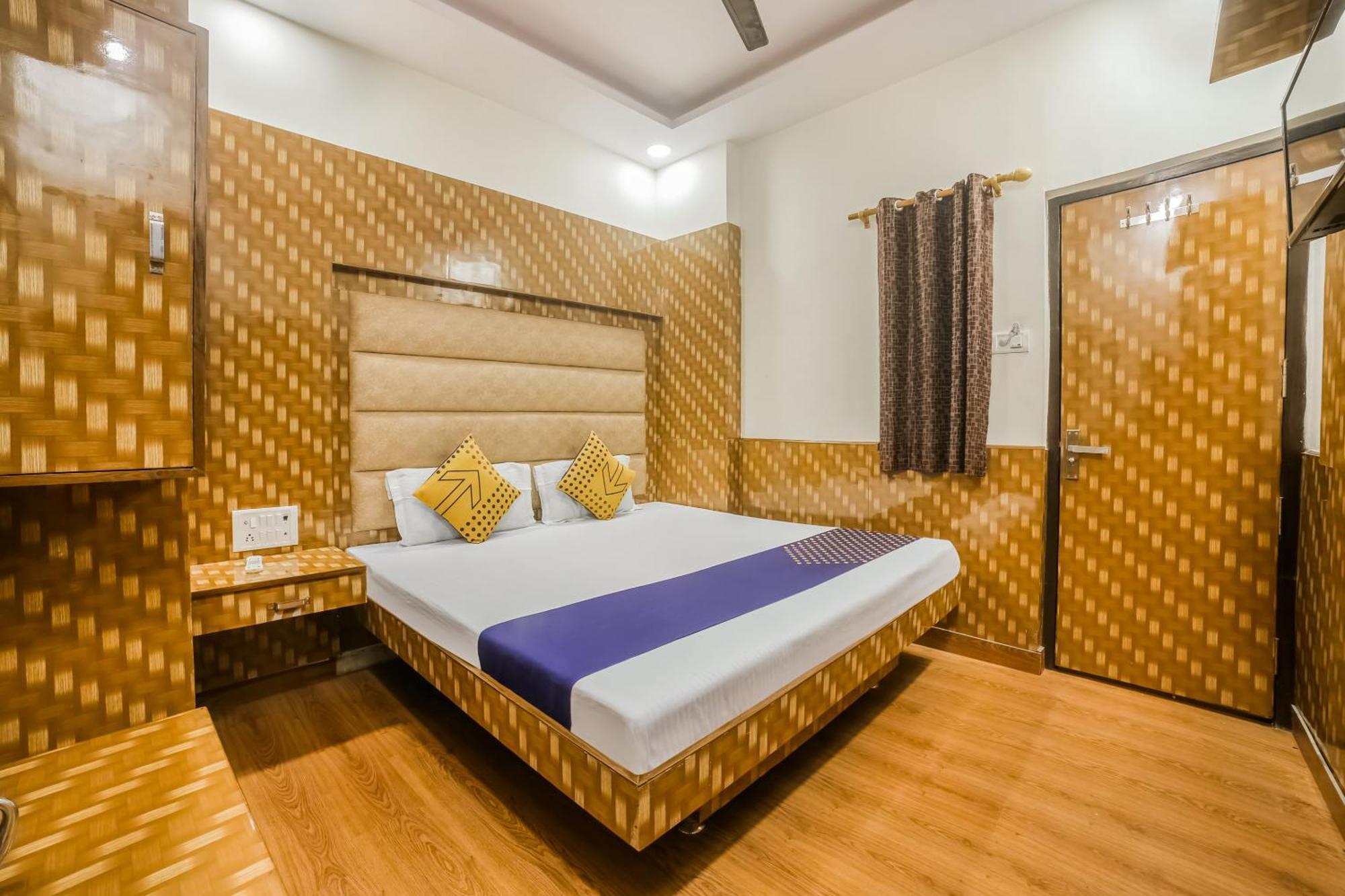 Hotel Silver Palace New Delhi Exterior photo