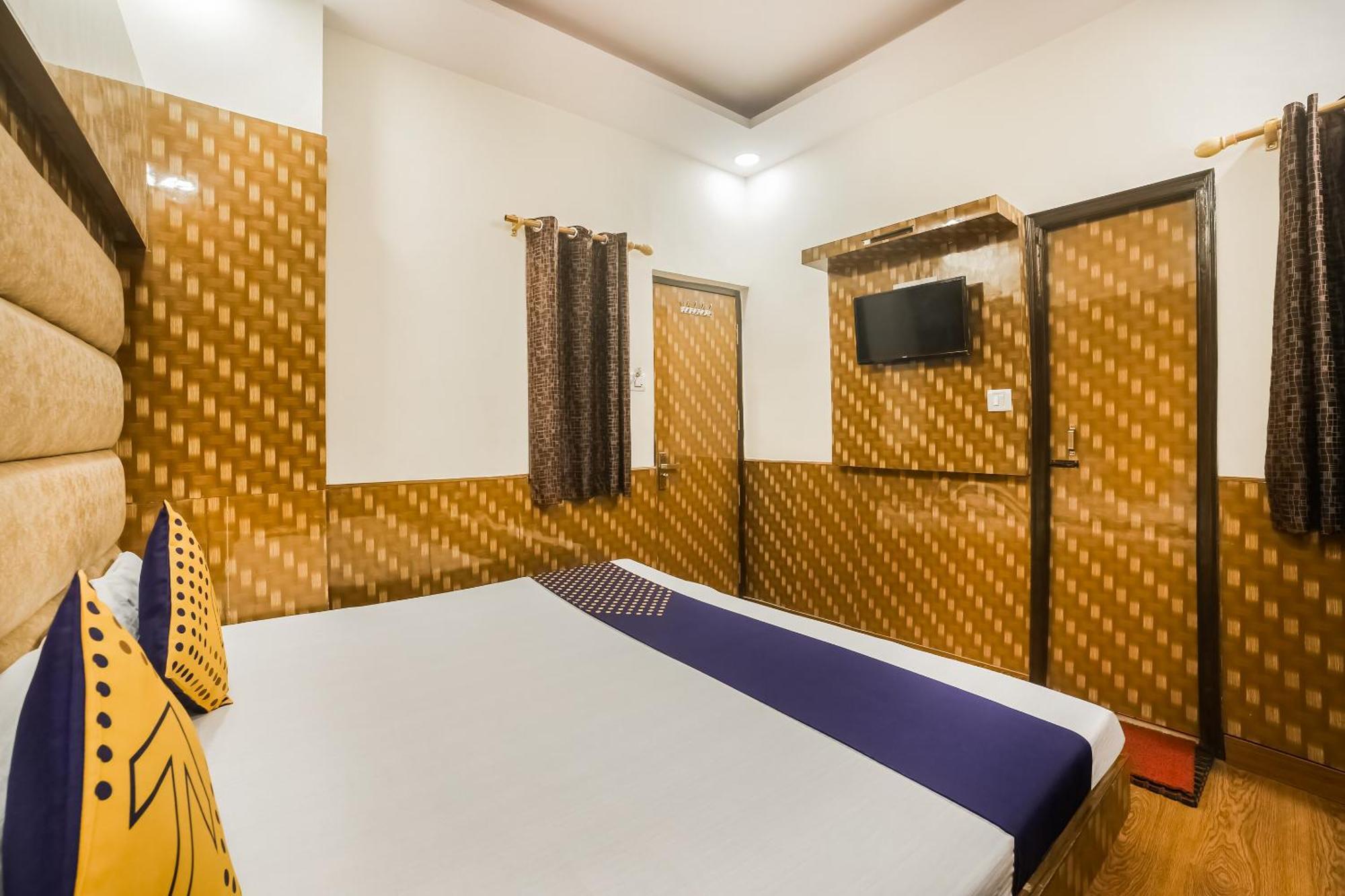 Hotel Silver Palace New Delhi Exterior photo